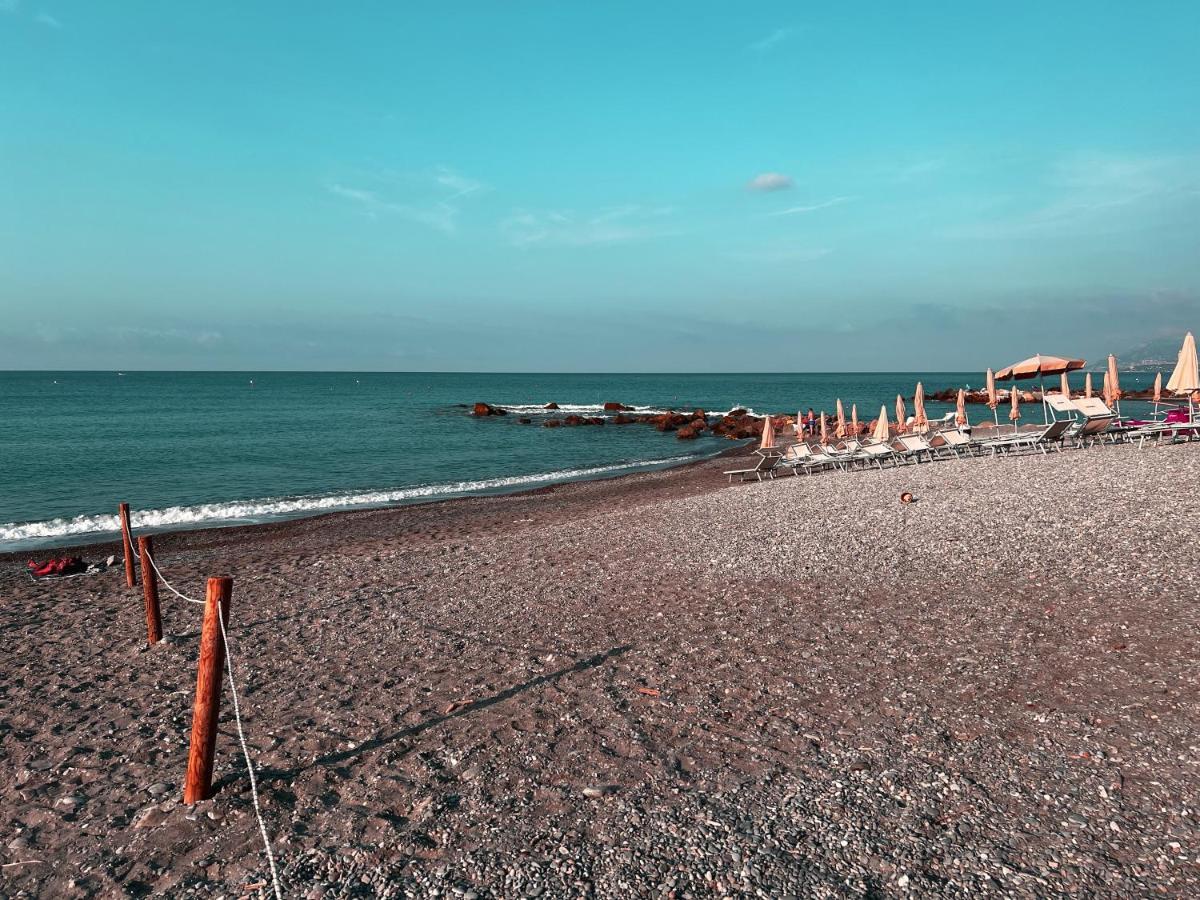 Appartamento Al Mare Ventimiglia Buitenkant foto
